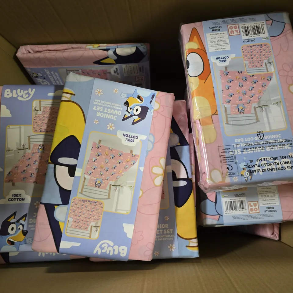 BOXED OF APPROXIMATELY 15 ASSORTED BLUEY JUNIOR DUVET SET 