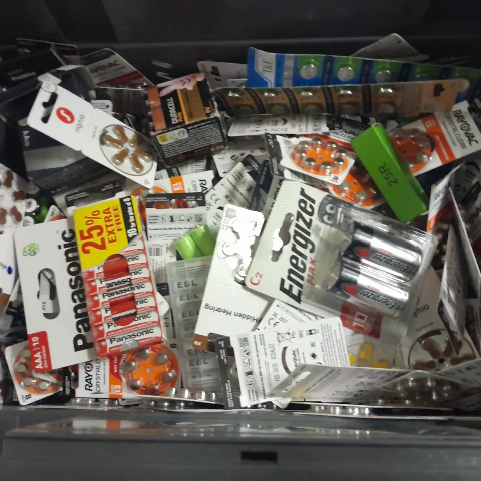 LARGE QUANTITY OF ASSORTED BATTERIES TO INCLUDE RAY-O-VAC, PANASONIC AND ENERGIZER