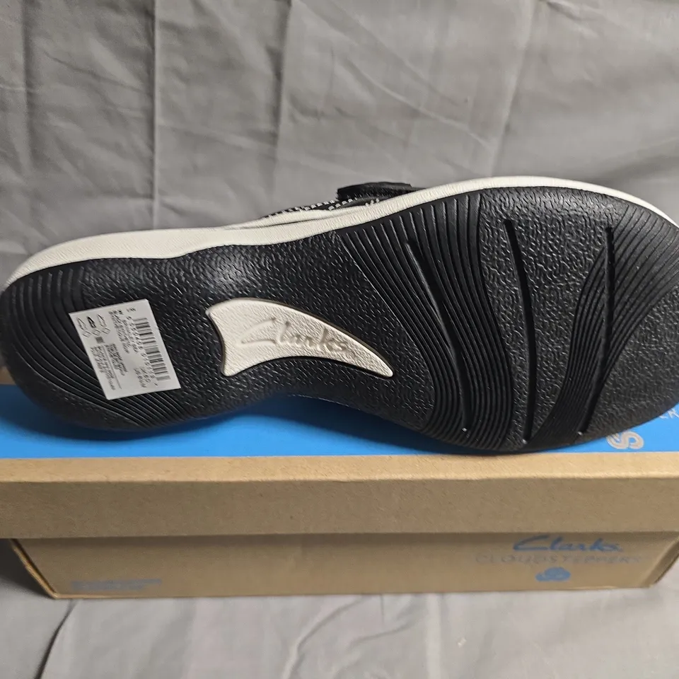 BOXED PAIR OF CLARK CLOUDSTEPPERS SANDALS - UK SIZE 6