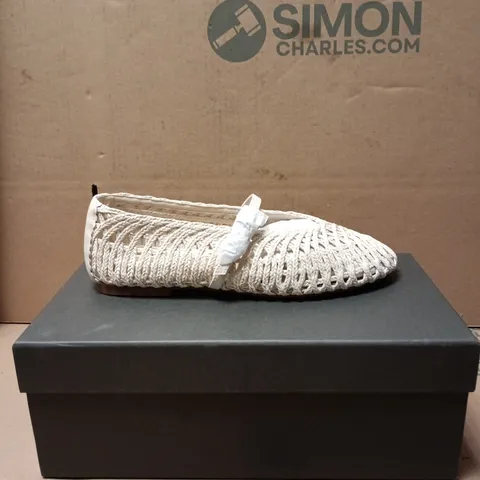 MINT VELVET LILY IVORY WOVEN BALLET PUMP – UK5 (EU38)