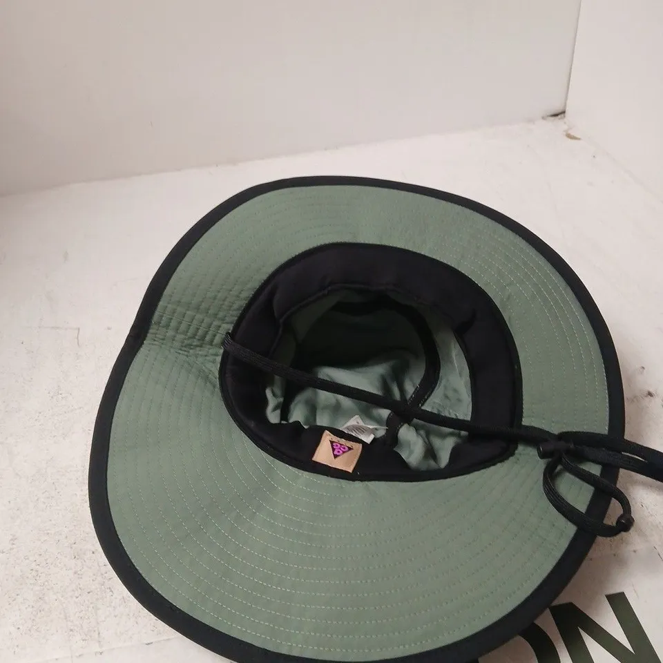 GORE-TEX INFINIUM™ WIDE BRIM OUTDOOR HAT – GREEN