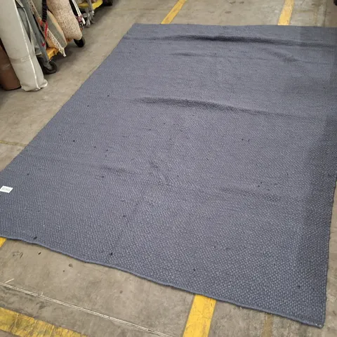 LARGE BLUE-GRAY TEXTURED RUG APPROXIMATELY 210Γ280CM