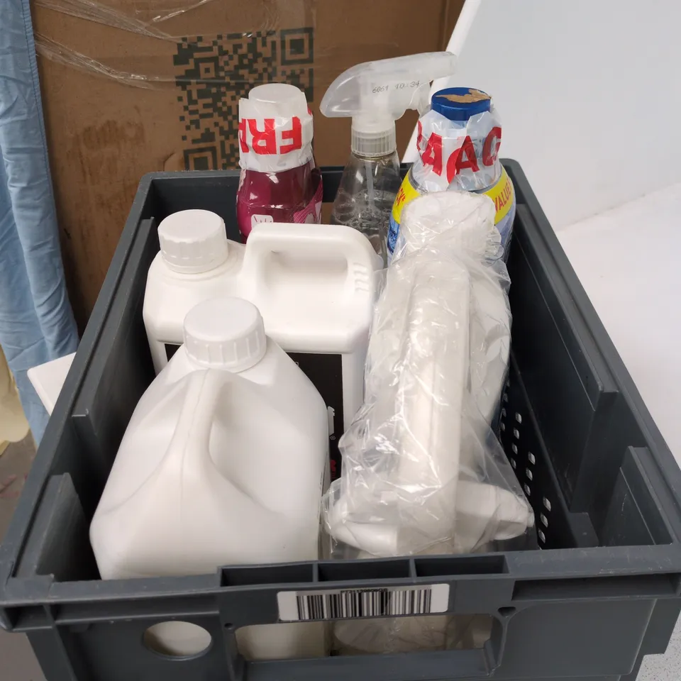 TOTE OF APPROXIMATELY 5 ASSORTED ITEMS TO INCLUDE AUTO GLYM CLEANER, LENOR SPRING AWAKENING, SHOWER CLEANER ETC