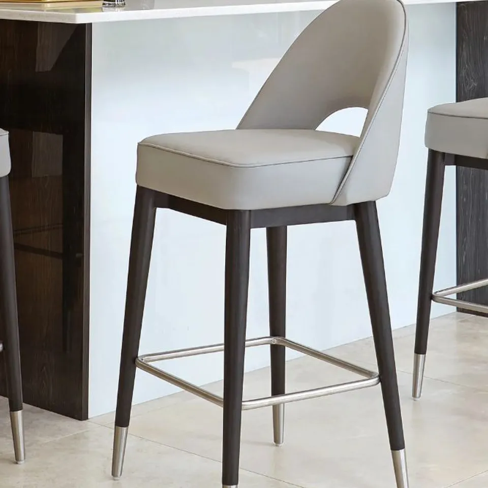 BOXED DANETTI CLOVER LIGHT GREY FAUX LEATHER BAR STOOL