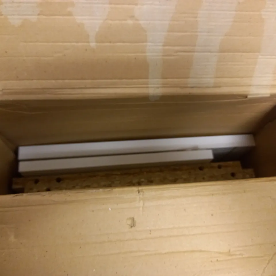 NEW METRO DESK - WHITE - COLLECTION ONLY RRP £118