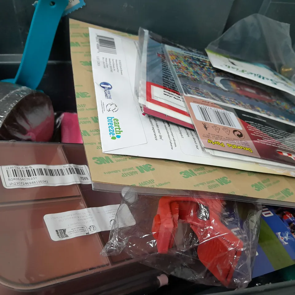 BOX OF APPROXIMATELY 14 ASSORTED ITEMS TO INCLUDE - CISIVIS CUTTING WHEEL , WARDROBE DEHUMIDIFIER , GAINT 50 AND FABULOUS BADGE ETC