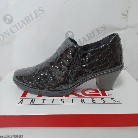 BOXED RIEKER LOW HEELED SHOE BOOTS, BLACK CROC - SIZE 4