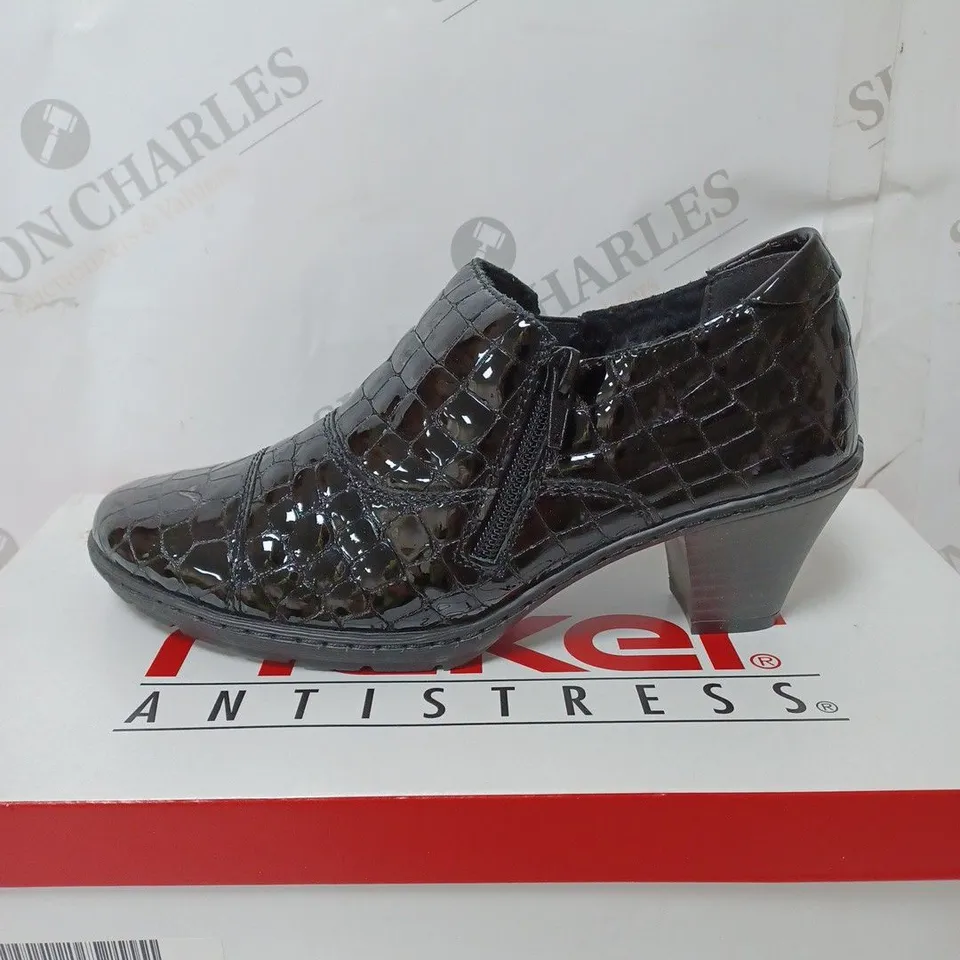 BOXED RIEKER LOW HEELED SHOE BOOTS, BLACK CROC - SIZE 4