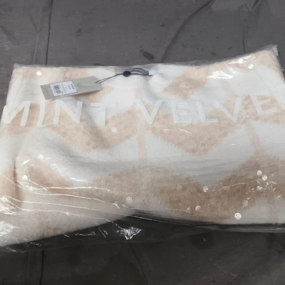 MINT VELVET IVORY ZIG ZAG SEQUIN JUMPER – WOMEN’S SIZE S