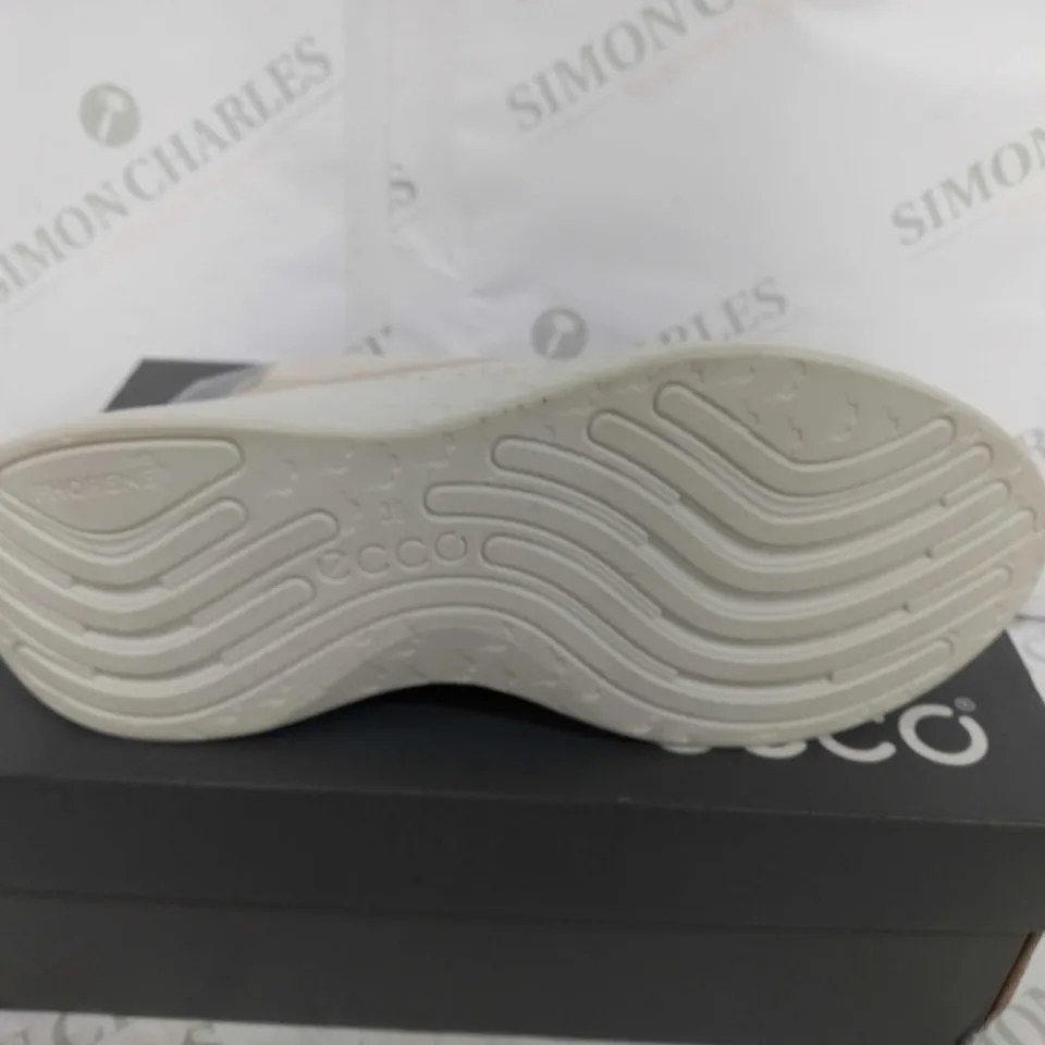 BOXED PAIR OF ECCO THERAP RAISED SLIP ON TRAINERS - WHITE - UK 5-5.5