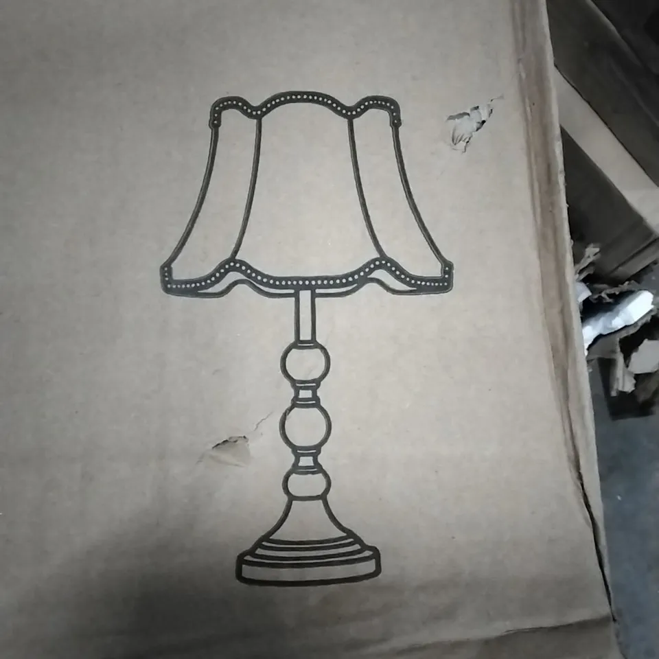 BOXED LIGHTS IN TABLE LAMP 