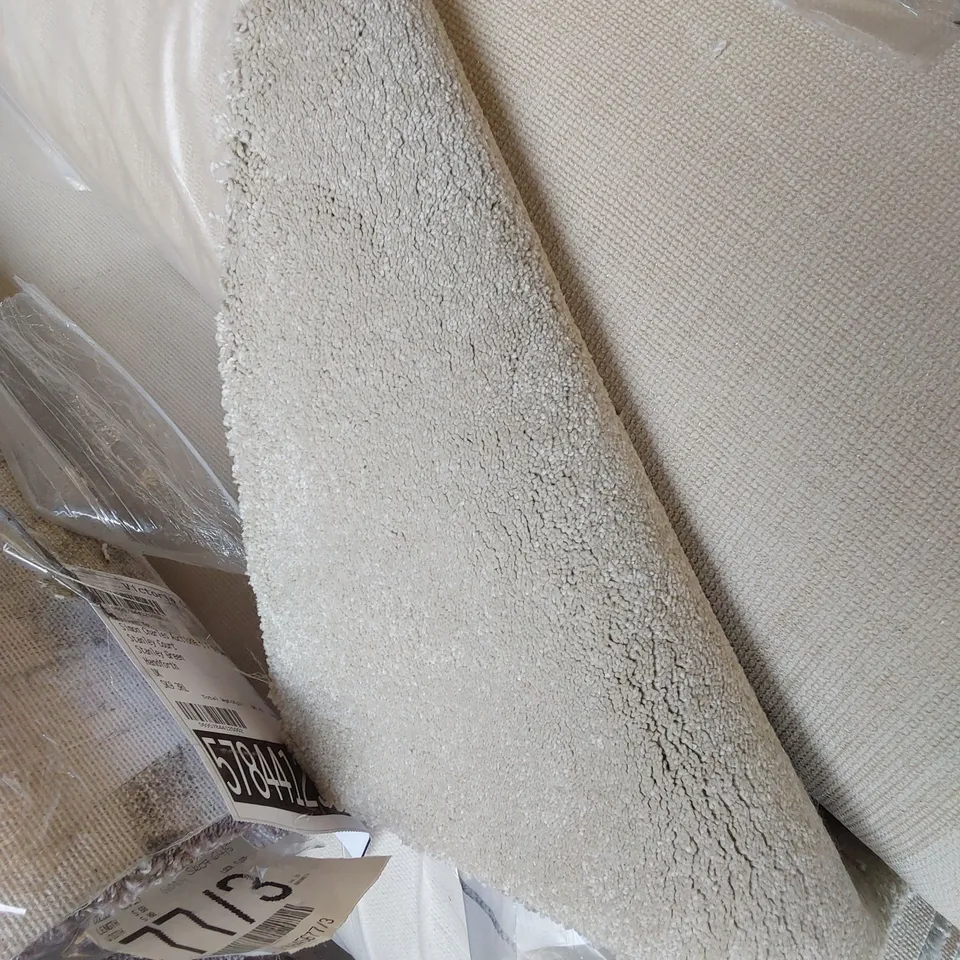 ROLL OF QUALITY ULTIMATE IMPRESSIONS PRECIOUS // SIZE: APPROXIMATELY 5 X 7.5m