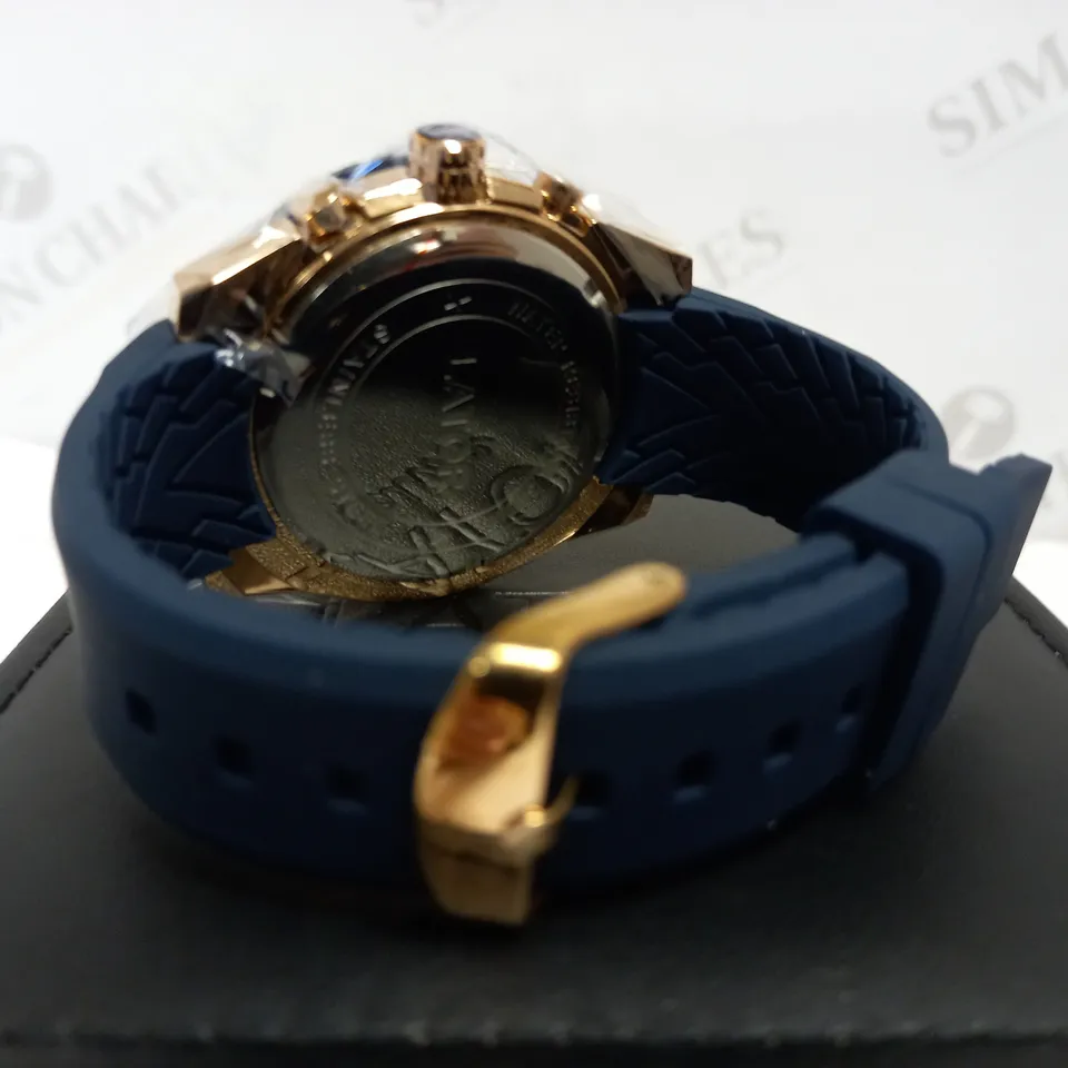 LATOR CALIBRE BLUE CHRONOGRAPH DIAL RUBBER STRAP WRISTWATCH