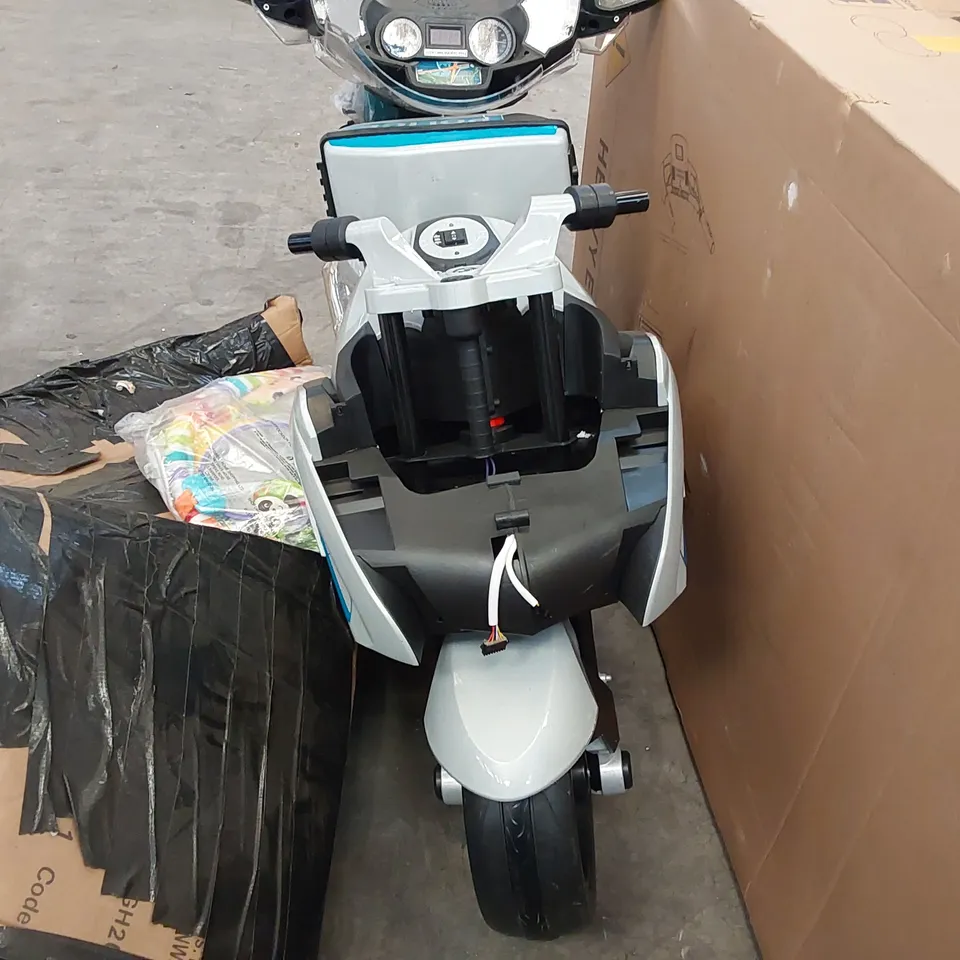 ELECTRIC RIDE ON BMW POLICE BIKE [COLLECTION ONLY] (1 ITEM)