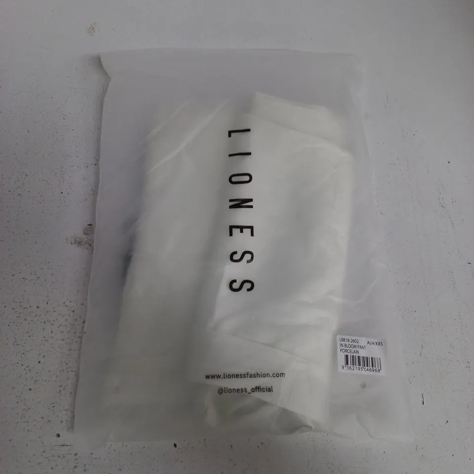 BAGGED LIONESS IN BLOOM PANTS IN PORCELAIN - XXS