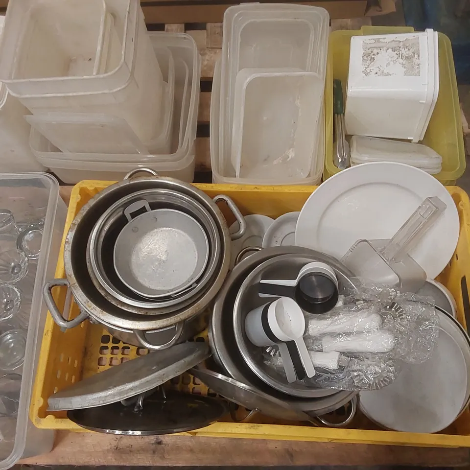 PALLET CONTAINING A LARGE QUANTITY OF ASSORTED CATERING ITEMS ECT