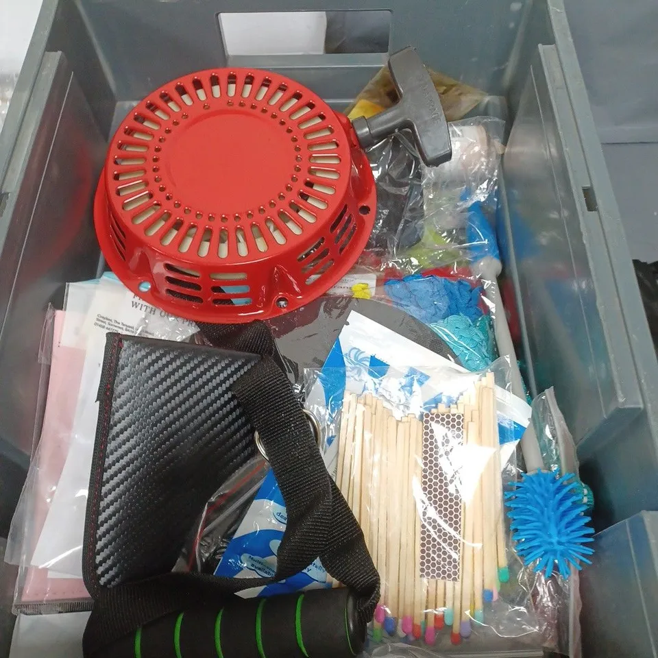 BOX OF APPROXIMATELY 15 ASSORTED HOUSEHOLD ITEMS TO INCLUDE DOG COLLAR, SHOE POLISH AND CRAFT SUPPLIES