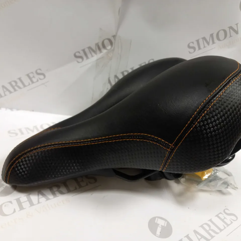 LEATHER BLACK BICYCLE SEAT WITH MINI TOOLS 