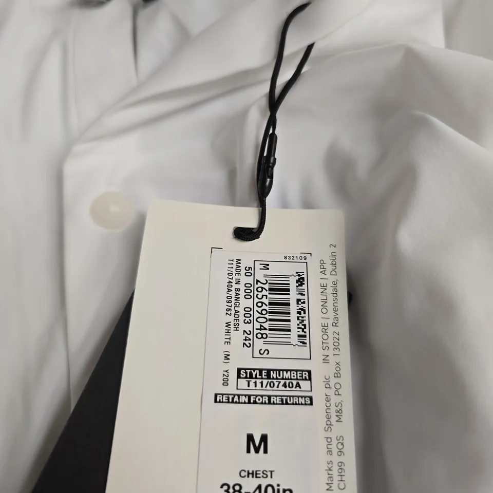 AUTOGRAPH MEN'S WHITE PERFORMANCE SHIRT – SIZE M (CHEST 38-40IN)
