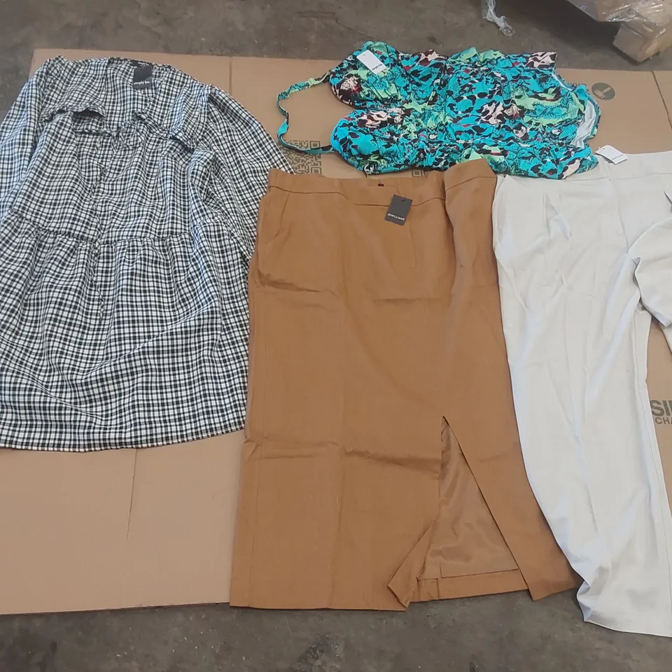 PALLET CONTAINING APPROXIMATELY 500x ASSORTED BRAND NEW DESIGNER CLOTHING ITEMS INCLUDING: SIMPLY BE DRESSES, JD WILLIAMS TROUSERS, SKIRT, SIMPLY BE BATHING SUIT ECT