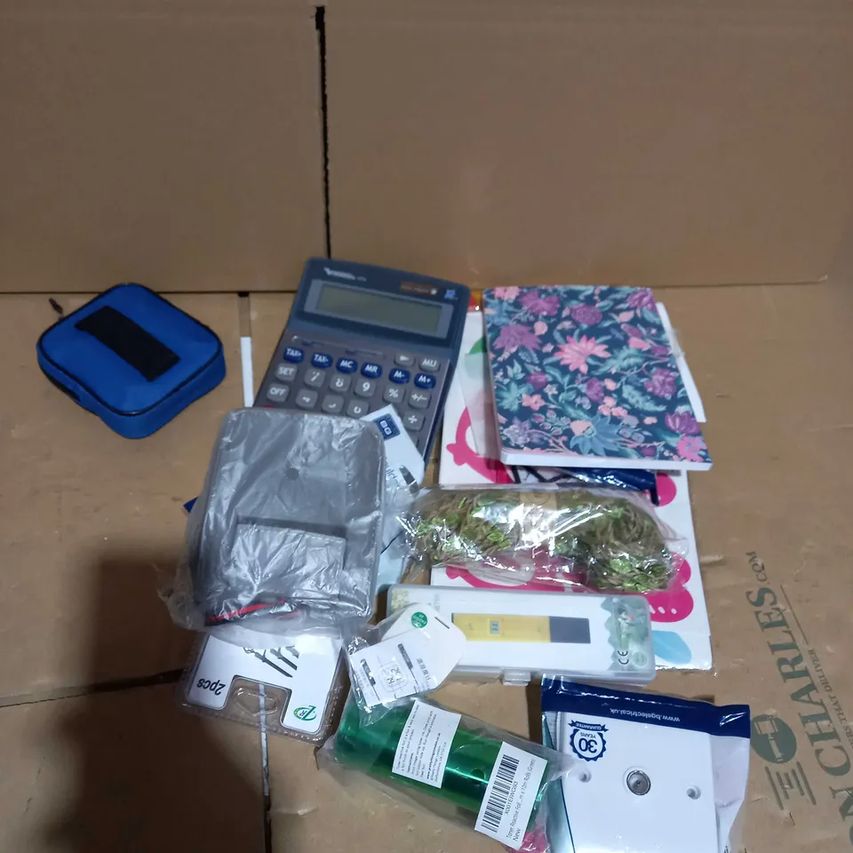 LOT OF ASSORTED HOUSEHOLD ITEMS 