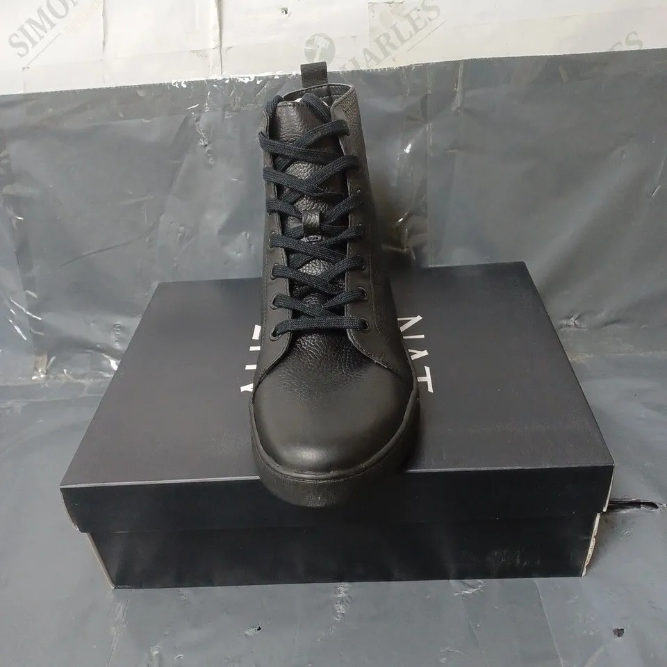 NATURALIZER LEATHER ANKLE BOOTS BLACK SIZE 6