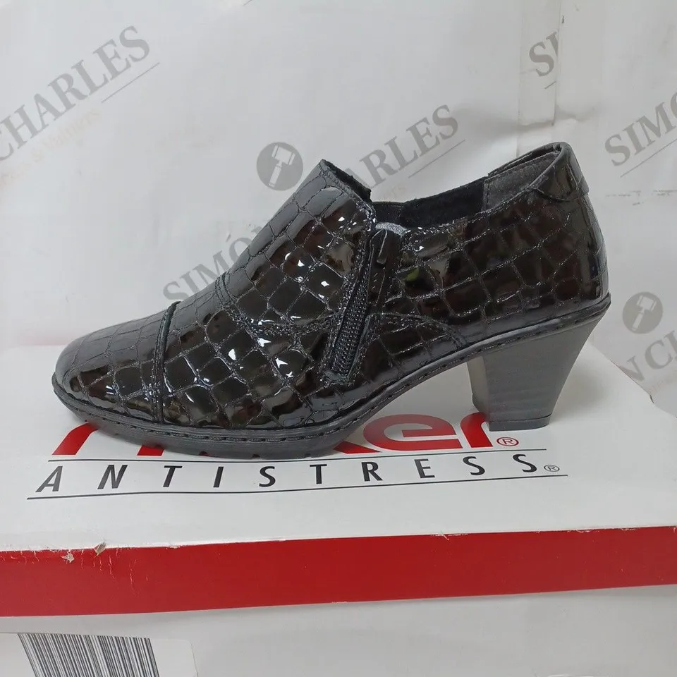 BOXED RIEKER LOW HEELED SHOE BOOTS, BLACK CROC - SIZE 3.5