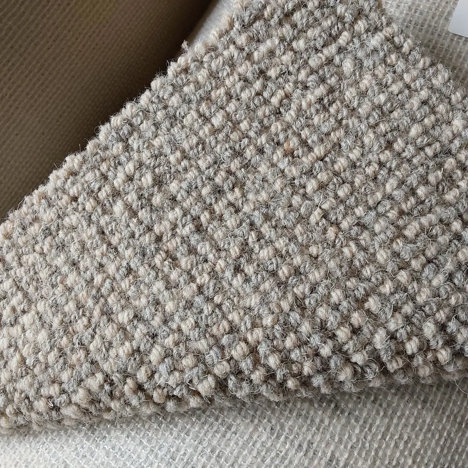 ROLL OF QUALITY LAKELAND HERDWICK CARPET APPROXIMATELY 4M × 7.87M