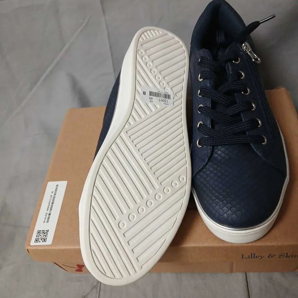 LILLEY & SKINNER NAVY SNAKE-TEXTURED SNEAKERS – MEN'S, EU40, BOXED