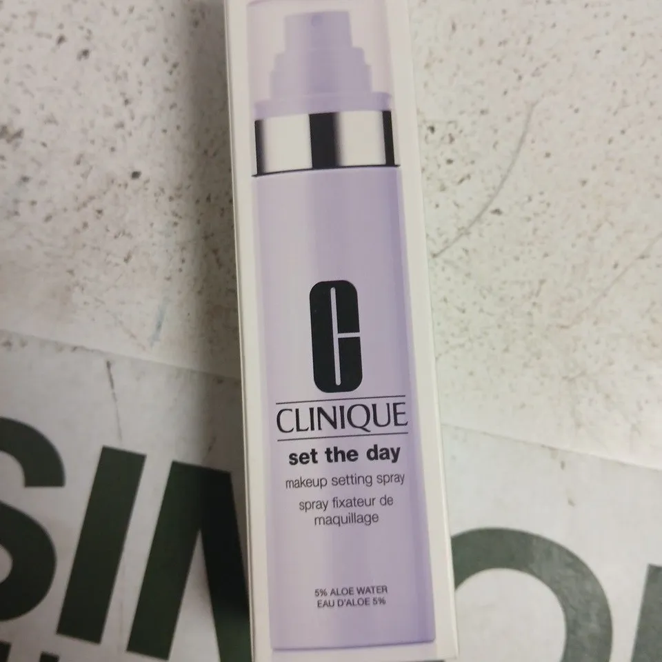 CLINIQUE SET THE DAY MAKEUP SETTING SPRAY - 97 ML (3.2 FL OZ) - BOXED