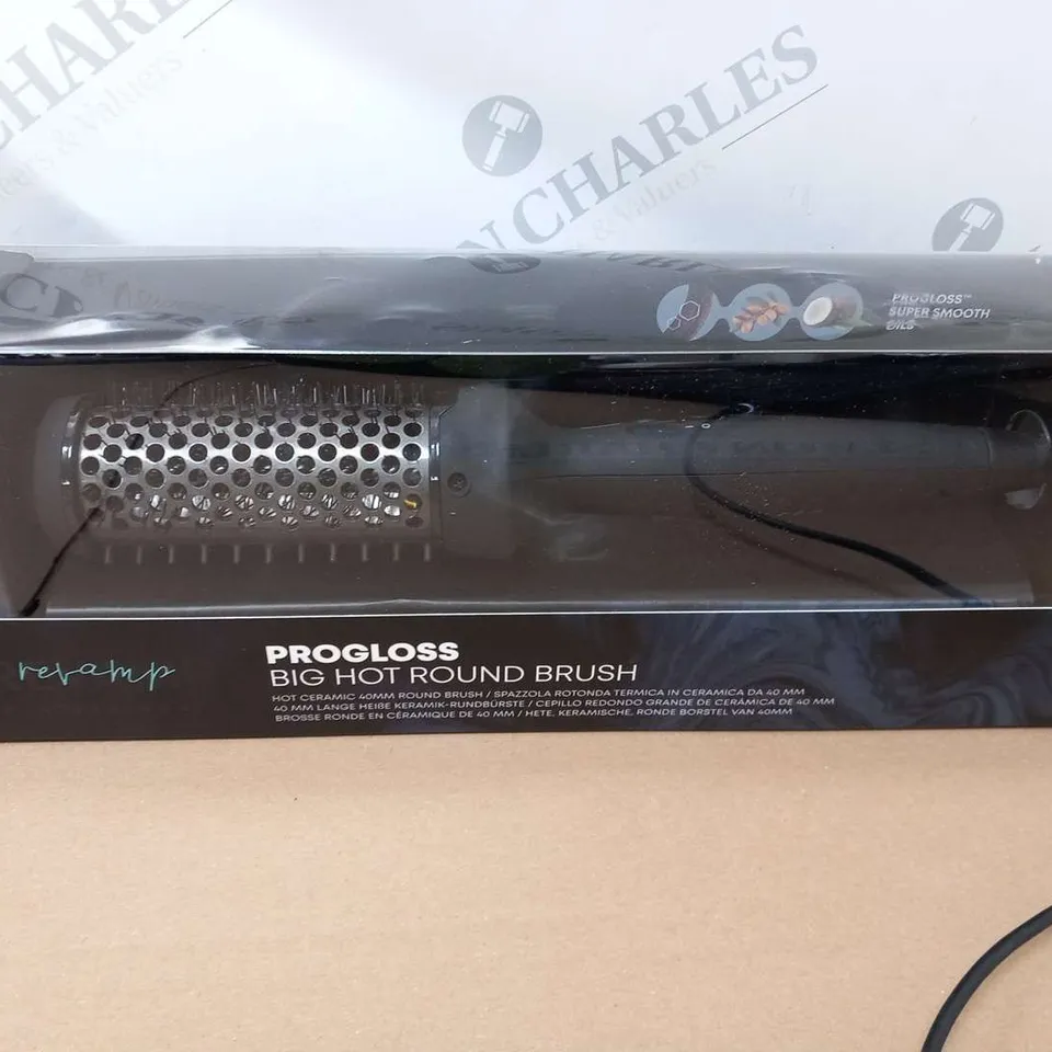 BOXED REVAMP PROGLOSS BIG HOT ROUND BRUSH 