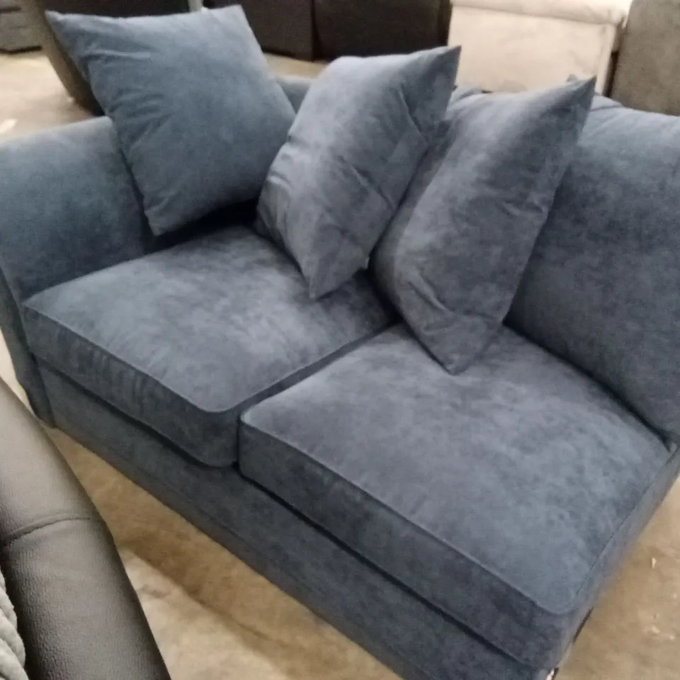 5 x ASSORTED DESIGNER SOFA PARTS AND PIECES