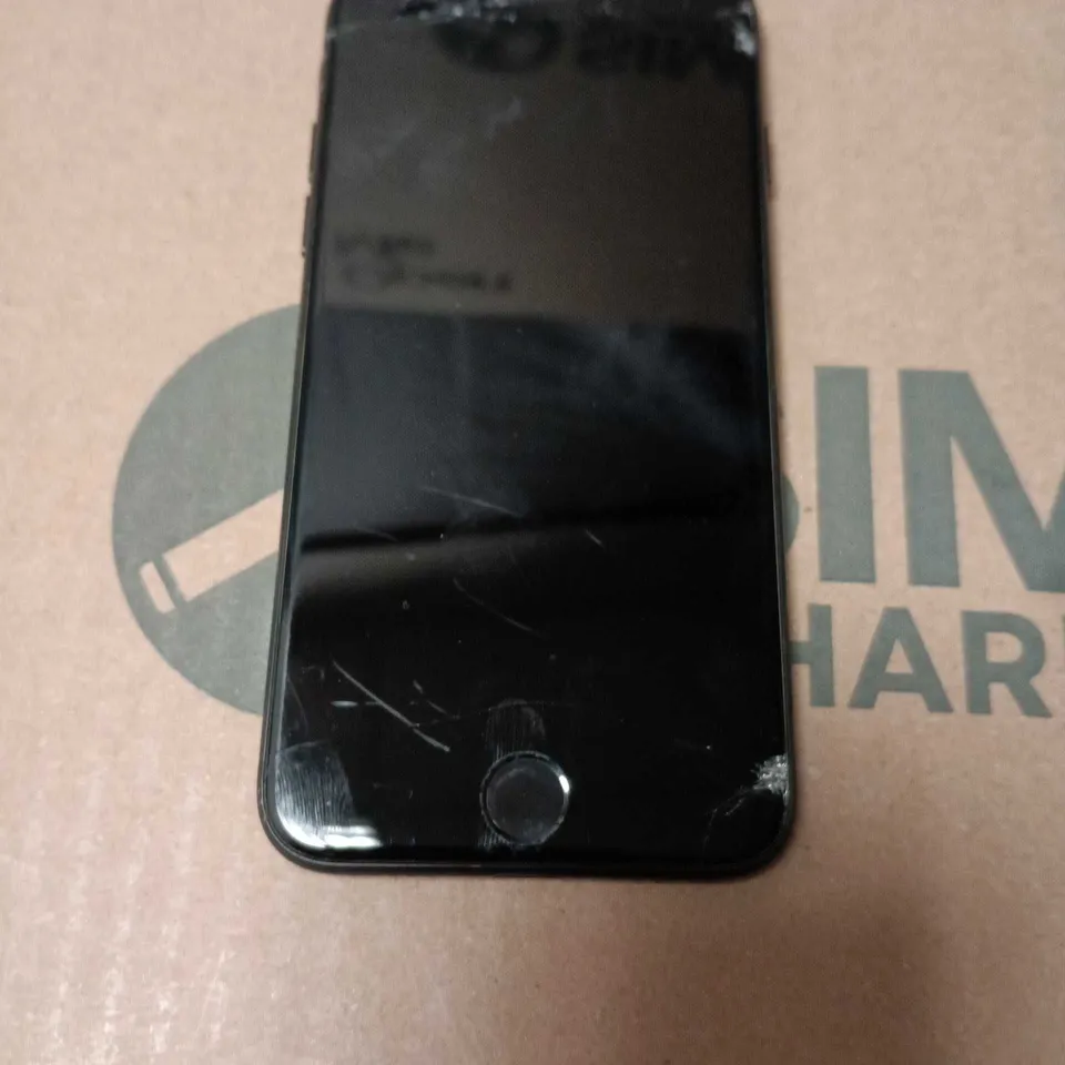 APPLE IPHONE 7 (A1778)