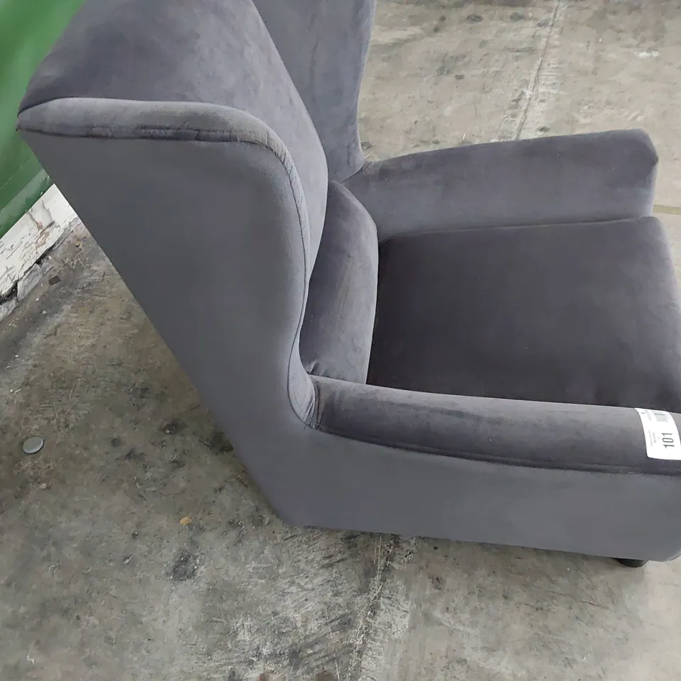 QUALITY BRITISH DESIGNER LOUNGE Co. WING BACKED EASY CHAIR CHARCOAL PLUSH FABRIC 
