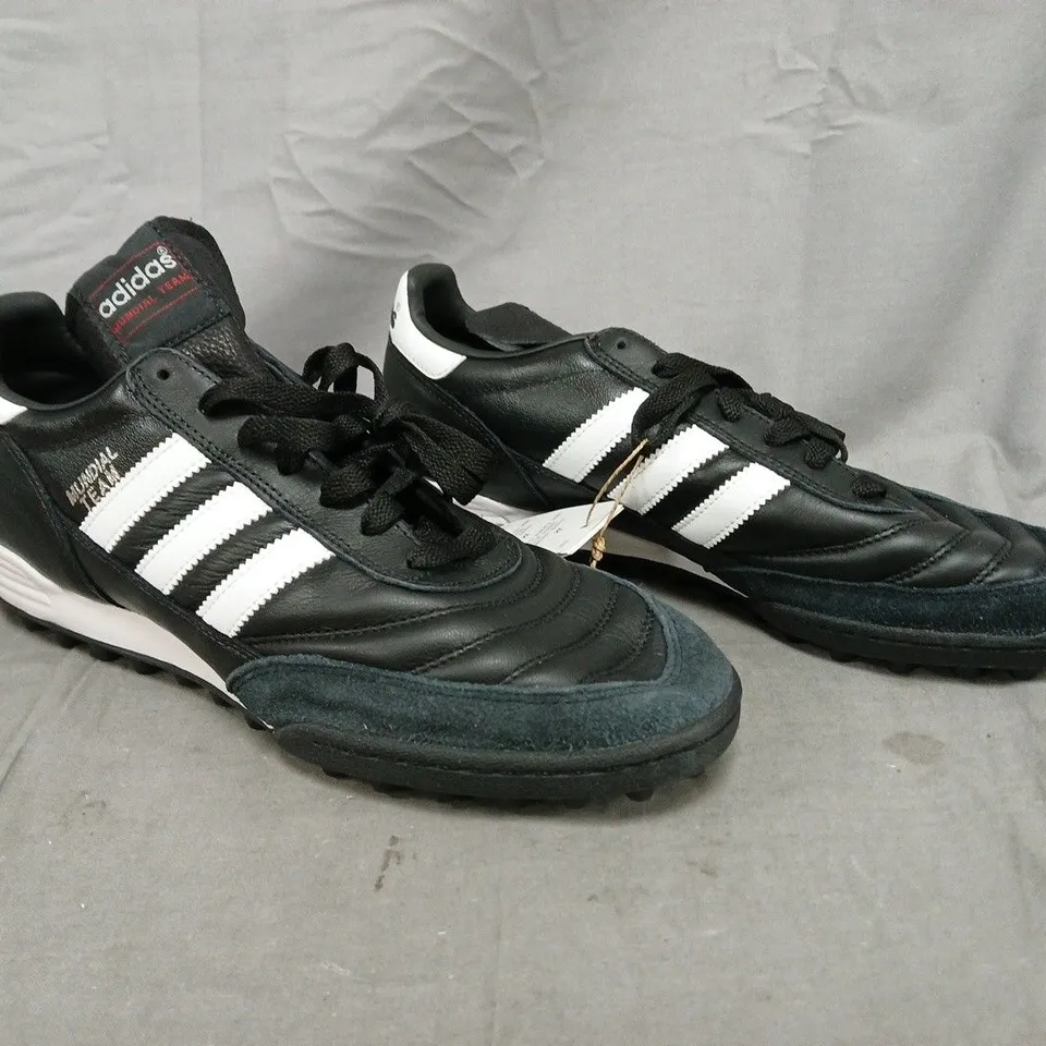 PAIR OF ADIDAS MUNDIAL TEAM FOOTBALL SHOES IN BLACK/WHITE SIZE UK 9