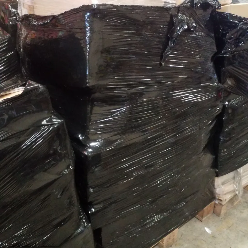 PALLET CONTAINING LARGE QUANTITY OF ASSORTED GREETINGS CARDS