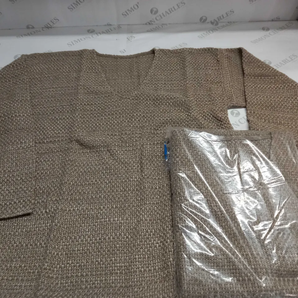 LOT OF 5 V-NECK JUMPERS IN NATURAL - SIZE UNSPECIFIED