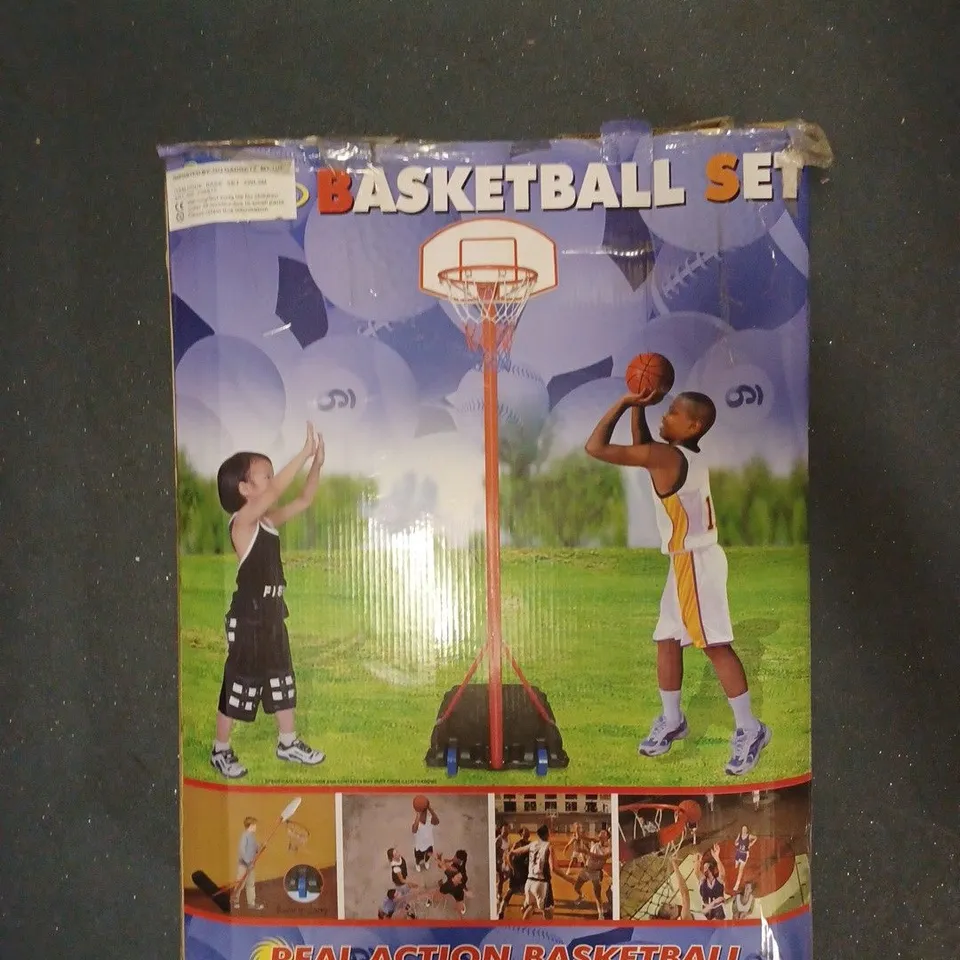 REAL ACTION BASKETBALL SET