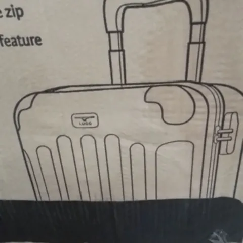 BOXED LIGHTWEIGHT TRAVEL LUGGAGE SUITCASE (COLOURS VARY)