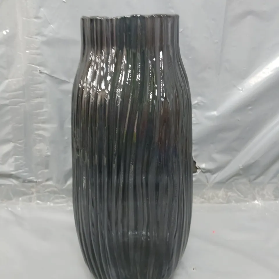 RIBBED GLASS VASE RRP £30