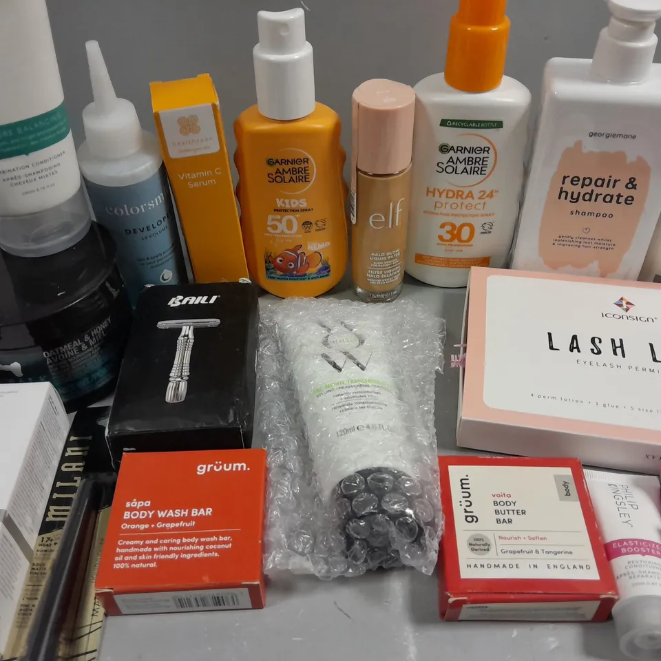 BOX OF APPROXIMATELY 15 COSMETIC ITEMS TO INCLUDE GEORGIEMANE SHAMPOO, WILKO SUN LOTION, VITAMIN C SERUM , ETC