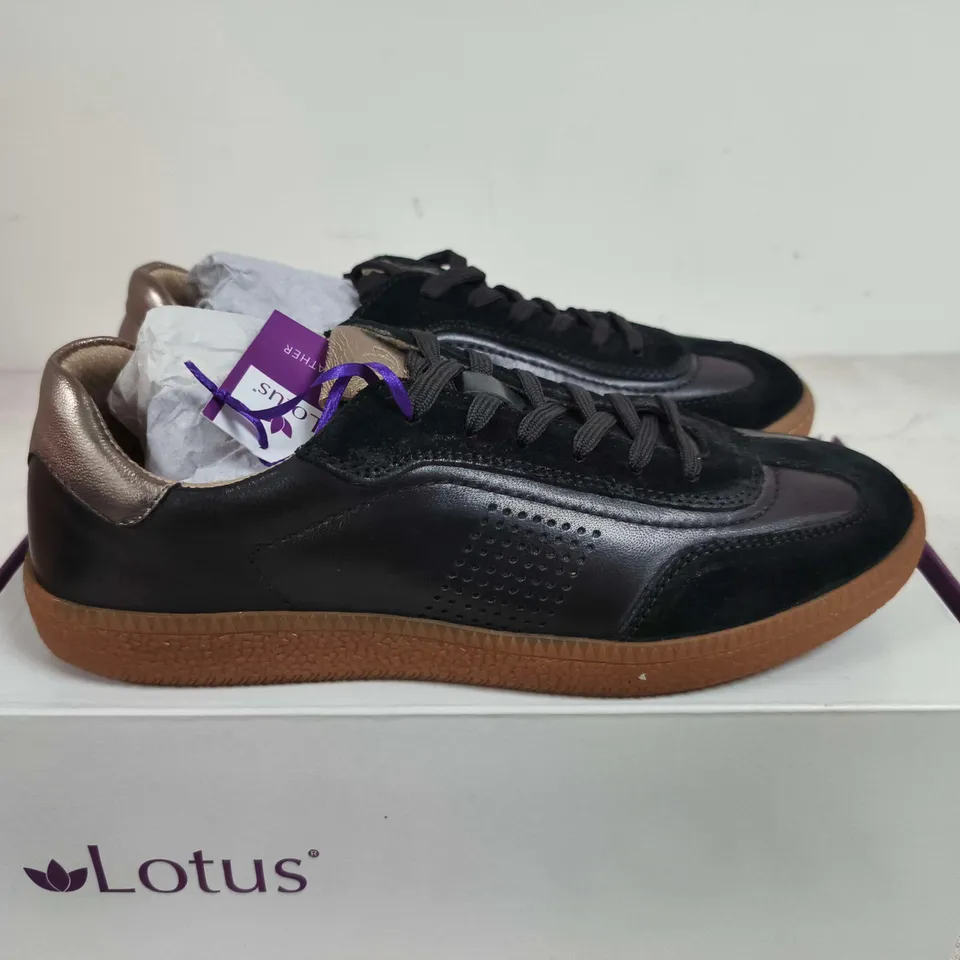 BOXED PAIR OF LOTUS BLACK LEATHER TRAINERS – UK SIZE 6