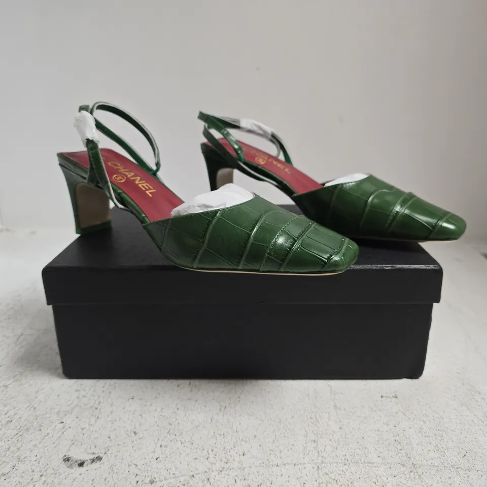 BOXED PAIR OF CHANEL CLOSED TOE HEELED SHOES IN GREEN SIZE EU 37