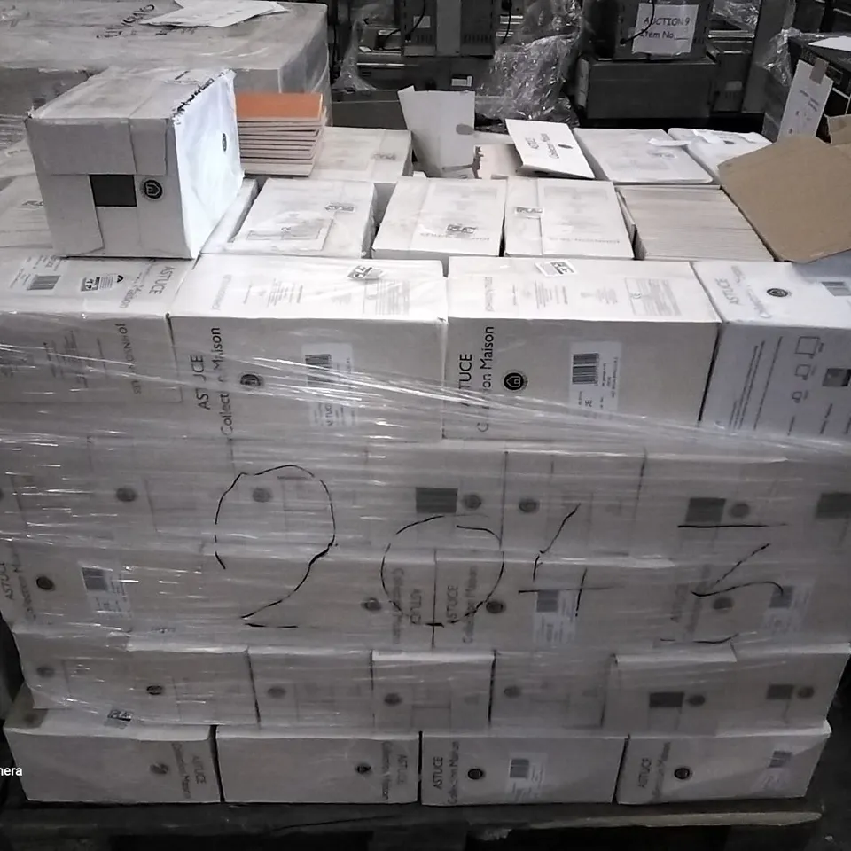PALLET OF APPROXIMATELY 90 PACKS OF 44 BRAND NEW ASTUCE MAT BRUN ARGILEUX 15×15CM TILES & BRILLIANT ORANGE ORA 15×15CM TILES - EACH PACK COVERS APPROXIMATELY 1M² (TOTAL APPROX. 90 SQ.METRES)