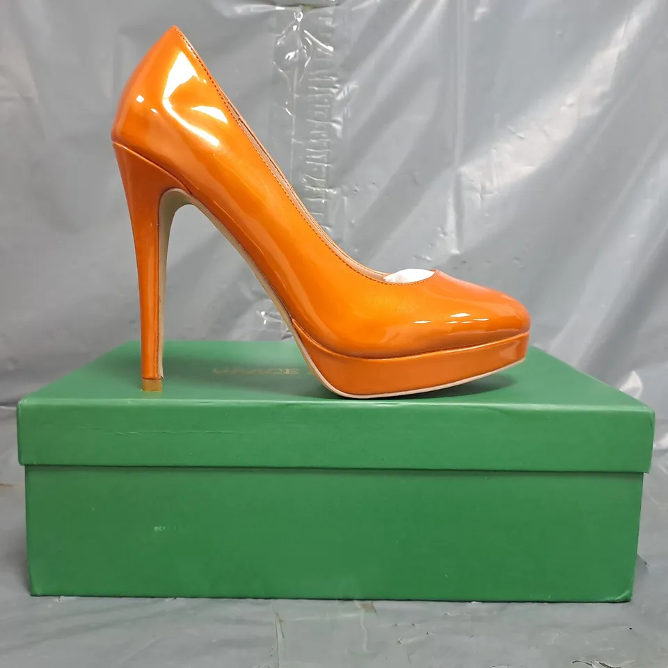 BOXED PAIR OF CASTAMERE CLOSED TOE STILETTO HEEL LOW PLATFORM SHOES IN ORANGE SIZE EU 38