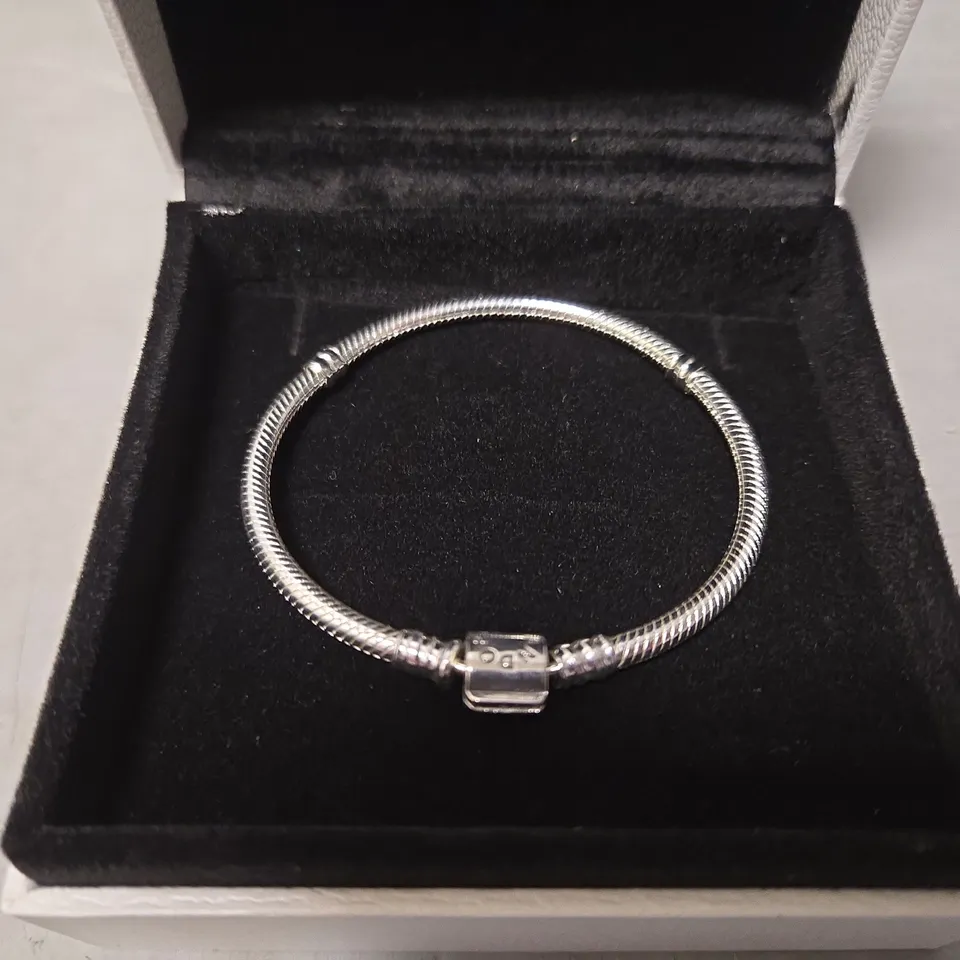 BOXED PANDORA MEMENTS CLASP BRACELET 