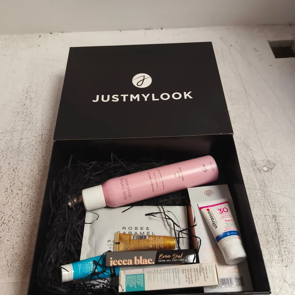 JUSTMYLOOK BOARDING: SUMMER COSMETIC GIFT SET