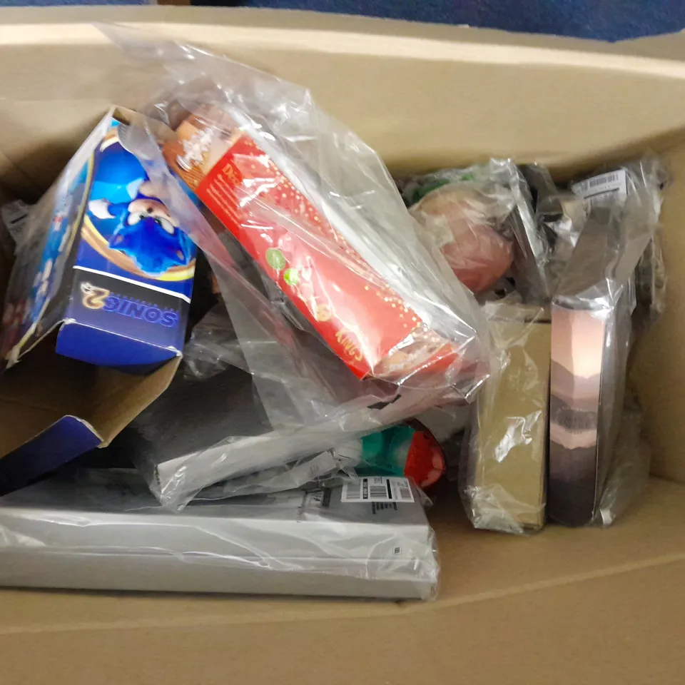 APPROXIMATELY 15 ASSORTED ITEMS TO INCLUDE BEAUTY WORKS TRAVEL SET, SIME DIY MAGICAL SLIME 3 PACK, RIVER ISLAND MILAN GIFT SET, ETC