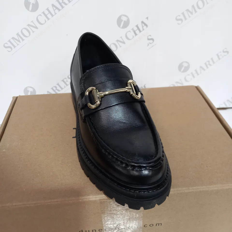 BOXED PAIR OF OUTLET DUNE GALLAGHER CHUNKY SNAFFLE TRIM LOAFERS IN BLACK UK SIZE 5