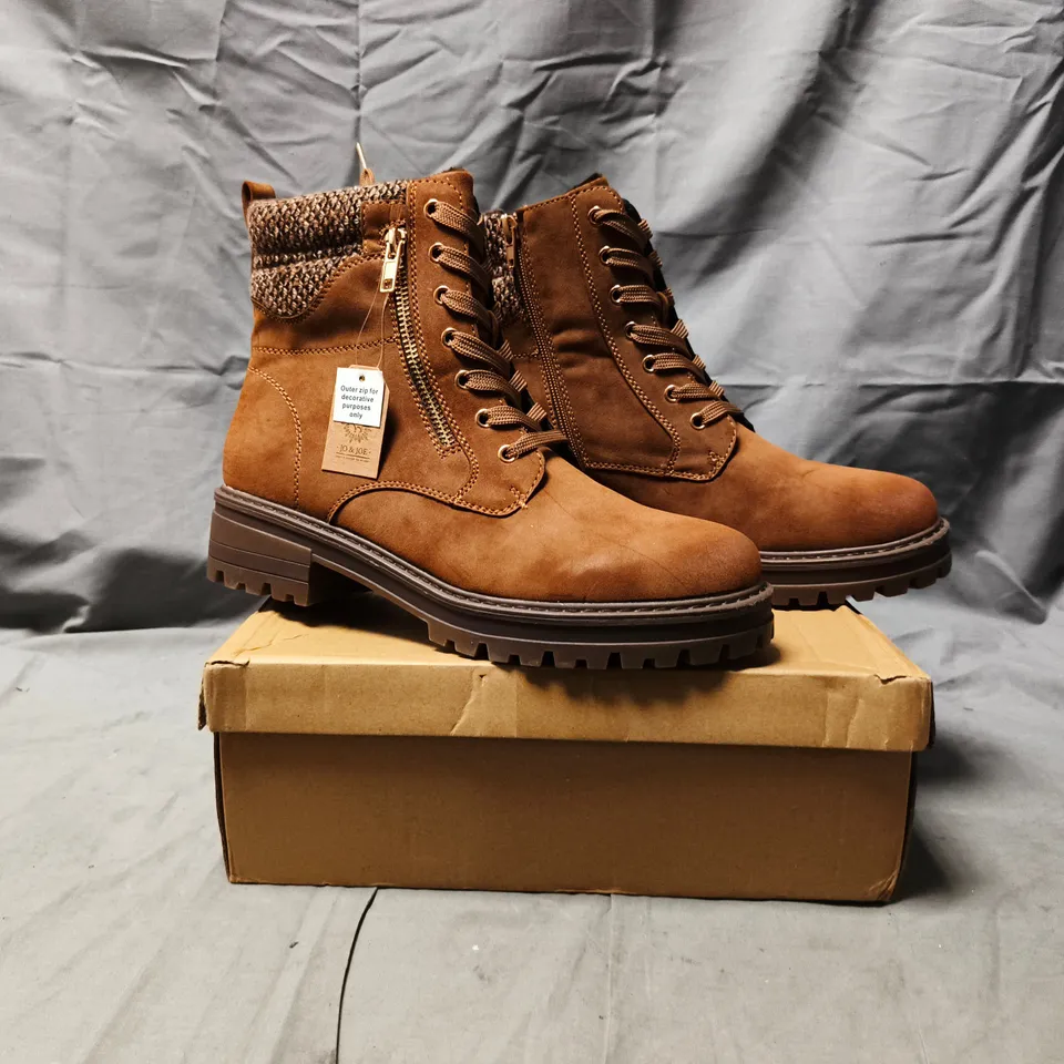 BOXED PAIR OF JO & JOE ONTARIO ANKLE BOOTS IN CAMEL SIZE UK 8